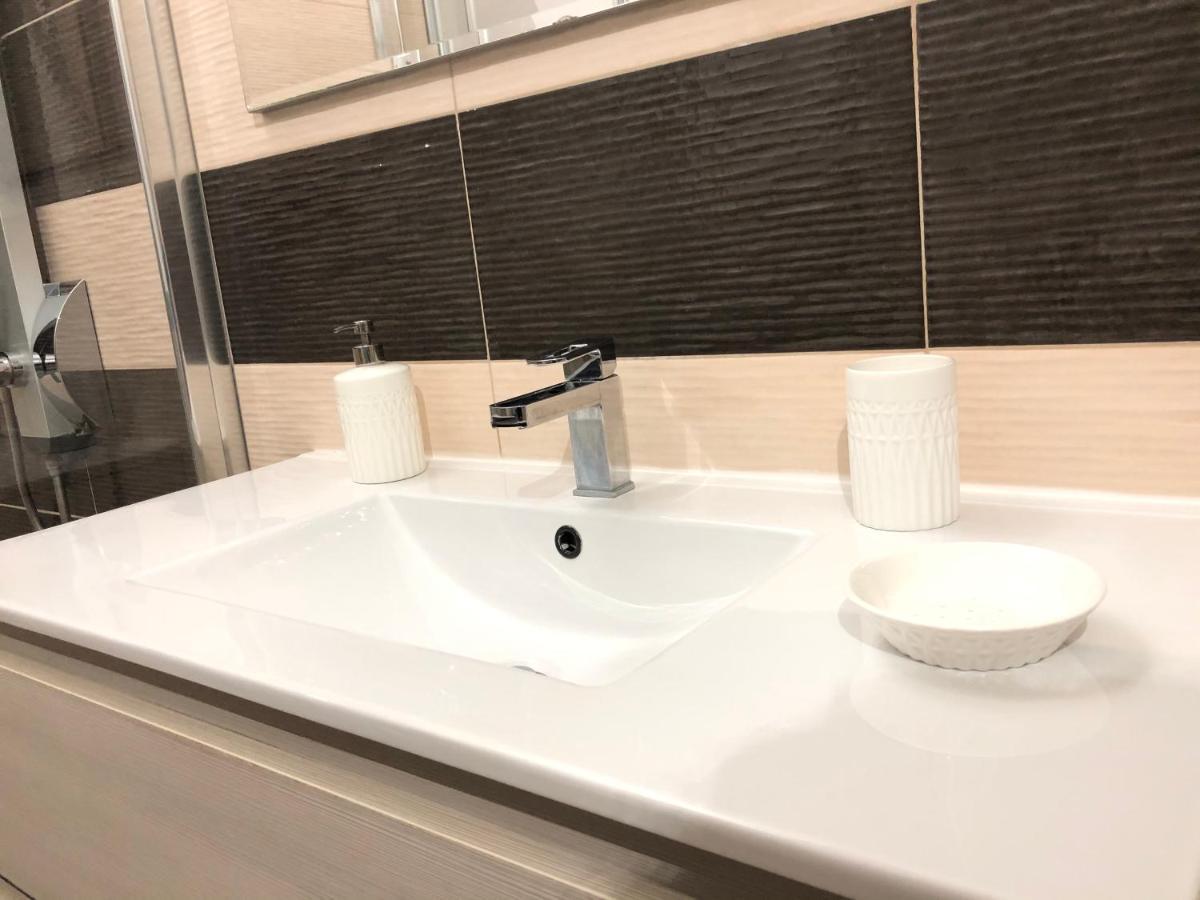 Elle'S House Apartment Savona Ngoại thất bức ảnh
